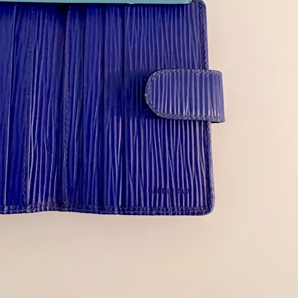 New cobalt blue small Epi leather wallet, same leather used for Louis Vuitton. - Picture 2 of 3